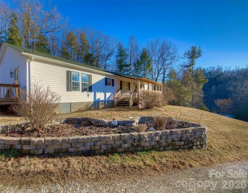 3 Altapass Trl, Spruce Pine, NC, 28777-5636 | Card Image