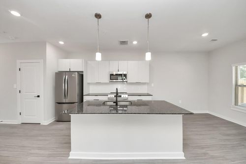 unit-102-7711 Longmire Rd, Conroe, TX, 77304-0103 | Card Image