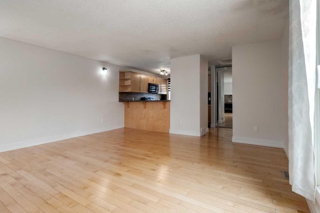 221 - 35 Glamis Green Sw, Home with 2 bedrooms, 1 bathrooms and 1 parking in Calgary AB | Image 21