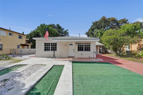 4326 Nw 4th St, Miami, FL, 33126-5429 | Card Image