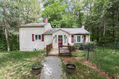 47 Leno Rd, Holland, MA, 01521-2707 | Card Image