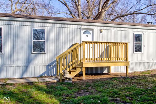 9 N Vacation Way, North Manchester, IN, 46962-8508 | Card Image