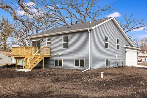 215 E Spruce St, SILVER LAKE, WI, 53170-1553 | Card Image