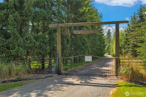 27207 Meridian E, Graham, WA, 98338-8709 | Card Image