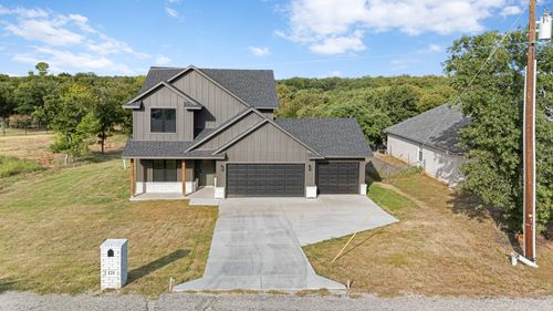121 Jim Walter Dr, Runaway Bay, TX, 76426-9364 | Card Image