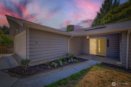 18319 83rd Pl Ne, Kenmore, WA, 98028-2847 | Card Image