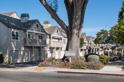 23 - Old County Road, Condo with 3 bedrooms, 2 bathrooms and 2 parking in Belmont CA | Image 1