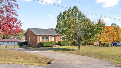 395 Sandlewood Dr, House other with 3 bedrooms, 2 bathrooms and 6 parking in Clarksville TN | Image 2