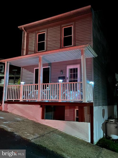 108 Cherry St, SAINT CLAIR, PA, 17970-1127 | Card Image