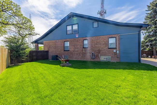Step outside to your private oasis: a graciously l | Image 70