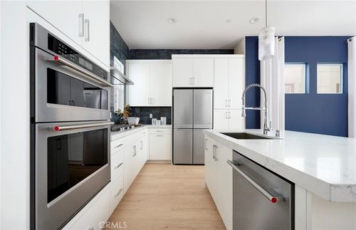 656 Gadwall, Irvine, CA, 92618-5931 | Card Image