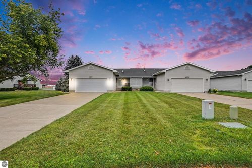 1001 Sweeney St, Mt Pleasant, MI, 48858-3687 | Card Image