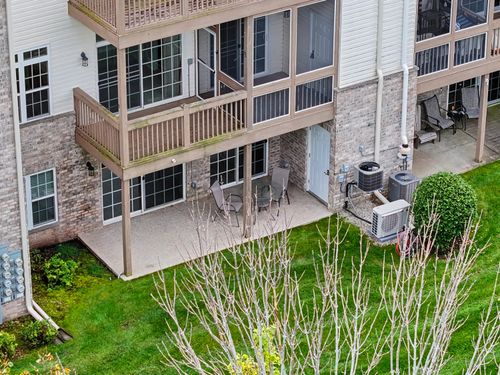 9227 S 54th St, Franklin, WI, 53132-8686 | Card Image