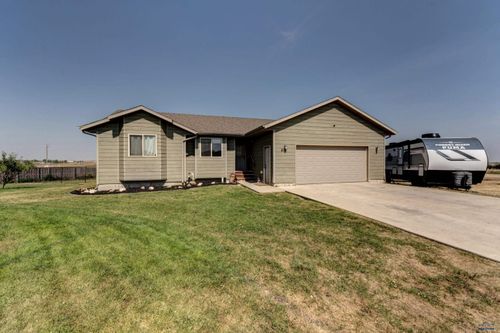 678 Flight Line Ct, Box Elder, SD, 57719-8135 | Card Image