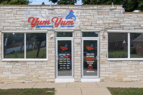 1912 W Hampton Ave, Milwaukee, WI, 53209-5734 | Card Image