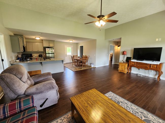 4574 Long Creek Rd, House other with 3 bedrooms, 2 bathrooms and 2 parking in Lafayette TN | Image 9