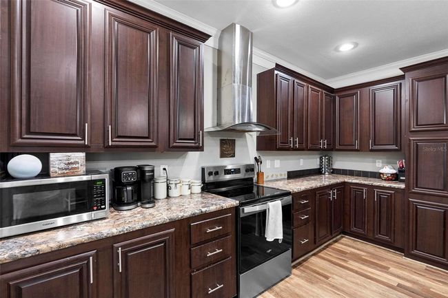 36" cabinets with crown molding | Image 14