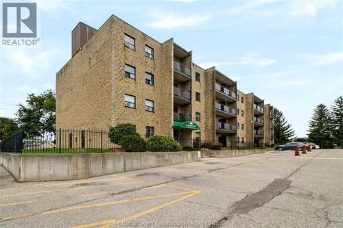 302-140 Park Ave E, Chatham, ON, N7M3V6 | Card Image