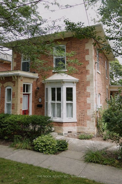 39 Centre Street, Clarington, ON, L1C2Y2 | Card Image