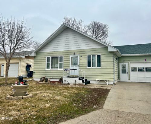 311 Walnut St, Turtle Lake, ND, 58575-4033 | Card Image