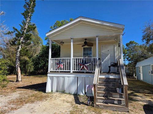 8085 Hart Dr, NORTH FORT MYERS, FL, 33917-1781 | Card Image