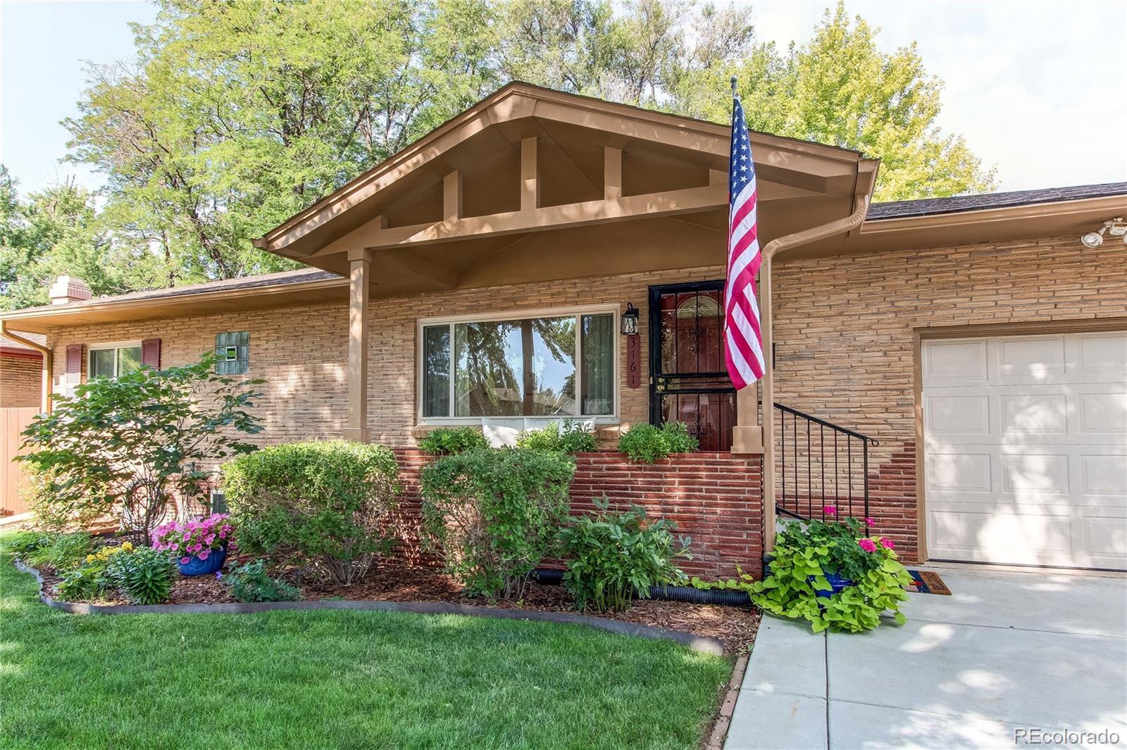 Williams St, Englewood, CO 80113