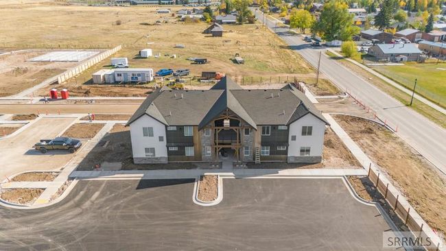F201 - 201 E Ross Avenue, Condo with 2 bedrooms, 2 bathrooms and null parking in Driggs ID | Image 22