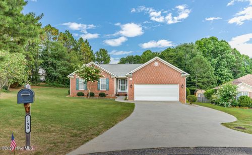 180 Presnell Ct, Whispering Pines, NC, 28327-9600 | Card Image