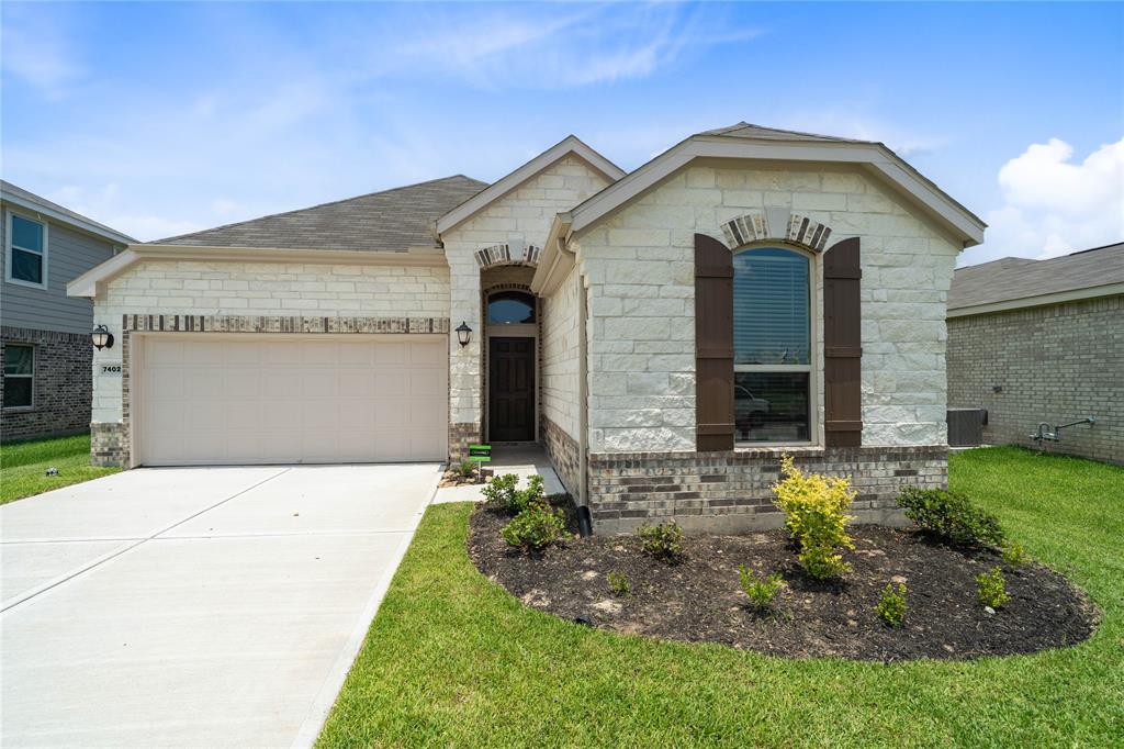 Donnino Dr, Texas City, TX 77591