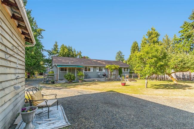 1226 Centre Rd, House other with 4 bedrooms, 2 bathrooms and 5 parking in Qualicum Beach BC | Image 46