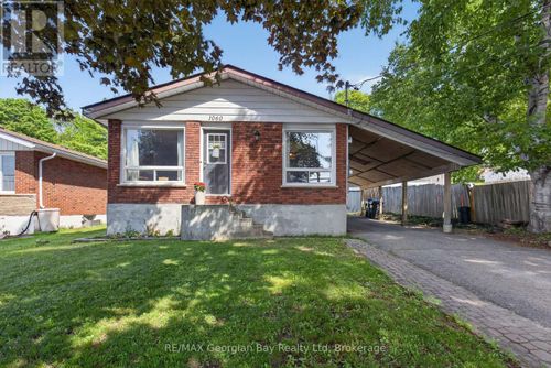 1060 Harbourview Dr, Midland, ON, L4R5J4 | Card Image