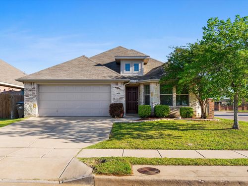400 Elk Run Dr, Fort Worth, TX, 76140-5596 | Card Image