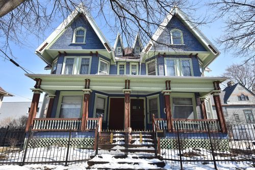 1016 N 29th St, Milwaukee, WI, 53208-3204 | Card Image