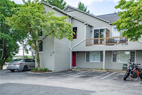 apt-207-10 East St, Cranston, RI, 02920-4471 | Card Image