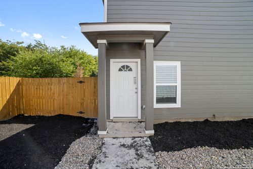 101-7218 Briar Pl, San Antonio, TX, 78221-1600 | Card Image