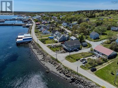 389 Water St, Home with 3 bedrooms, 2 bathrooms and null parking in Westport NS | Image 3