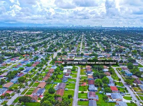 3811 Nw 174th St, Miami Gardens, FL, 33055-3825 | Card Image