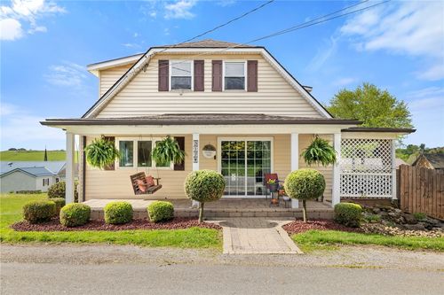 317 E Ross St, Worthington, PA, 16262-1015 | Card Image