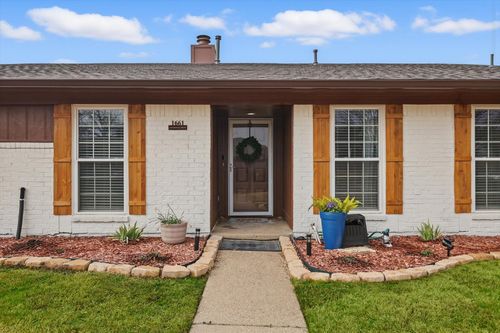 1661 Clydesdale Dr, Lewisville, TX, 75067-3219 | Card Image