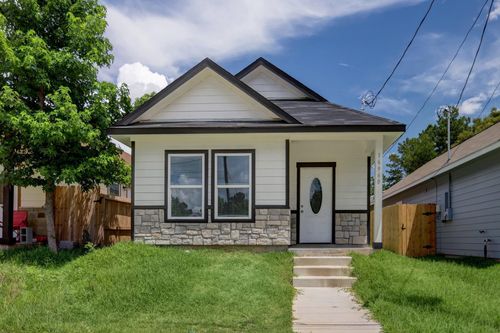 16960 W Ivanhoe, Montgomery, TX, 77316-6731 | Card Image