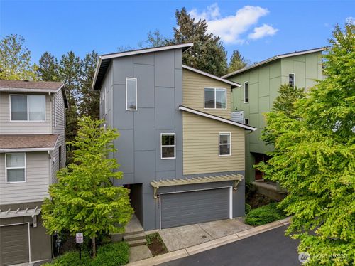 14590 36th Ave Ne, Lake Forest Park, WA, 98155-2637 | Card Image