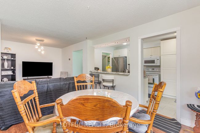 134 Royal Salisbury Way, House attached with 3 bedrooms, 2 bathrooms and 2 parking in Brampton ON | Image 7