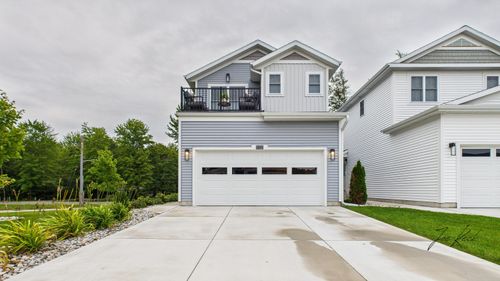 7230 Atwater Dr, Norton Shores, MI, 49456-8614 | Card Image
