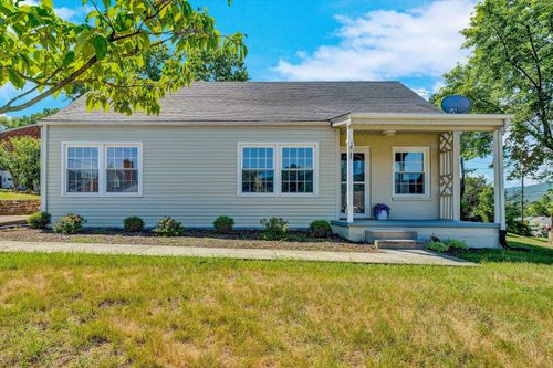 216 Valleydale Ave, Salem, VA, 24153-3429 | Card Image