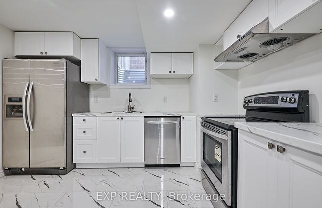 13 Knowles St, House other with 2 bedrooms, 1 bathrooms and 1 parking in Ajax ON | Image 8