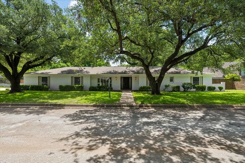 4113 Ridglea Country Club Dr, Benbrook, TX, 76126-2208 | Card Image