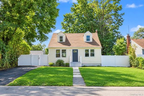 130 Elk St, Wyandanch, NY, 11798-3309 | Card Image