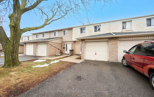 2-262 Kenora Ave, Hamilton, ON, L8E3Y3 | Card Image