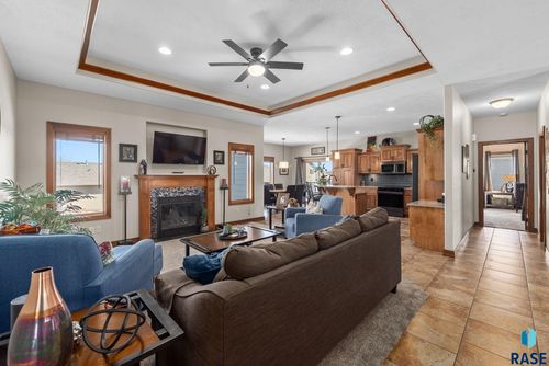 1516 S Kinderhook Ave, Sioux Falls, SD, 57106-5410 | Card Image