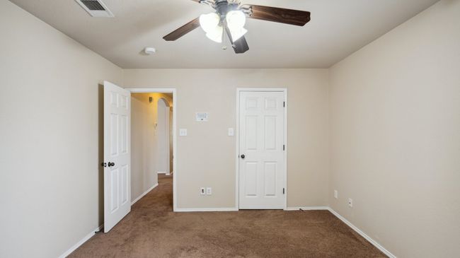 613 W Sheila Cir, House other with 4 bedrooms, 2 bathrooms and null parking in Joshua TX | Image 20